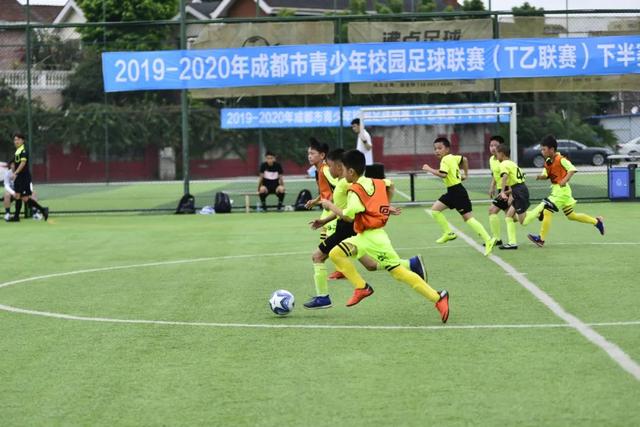 8.8日：补强还是添乱？蓝军敲定西甲左闸，臃肿大名单成为最大难题